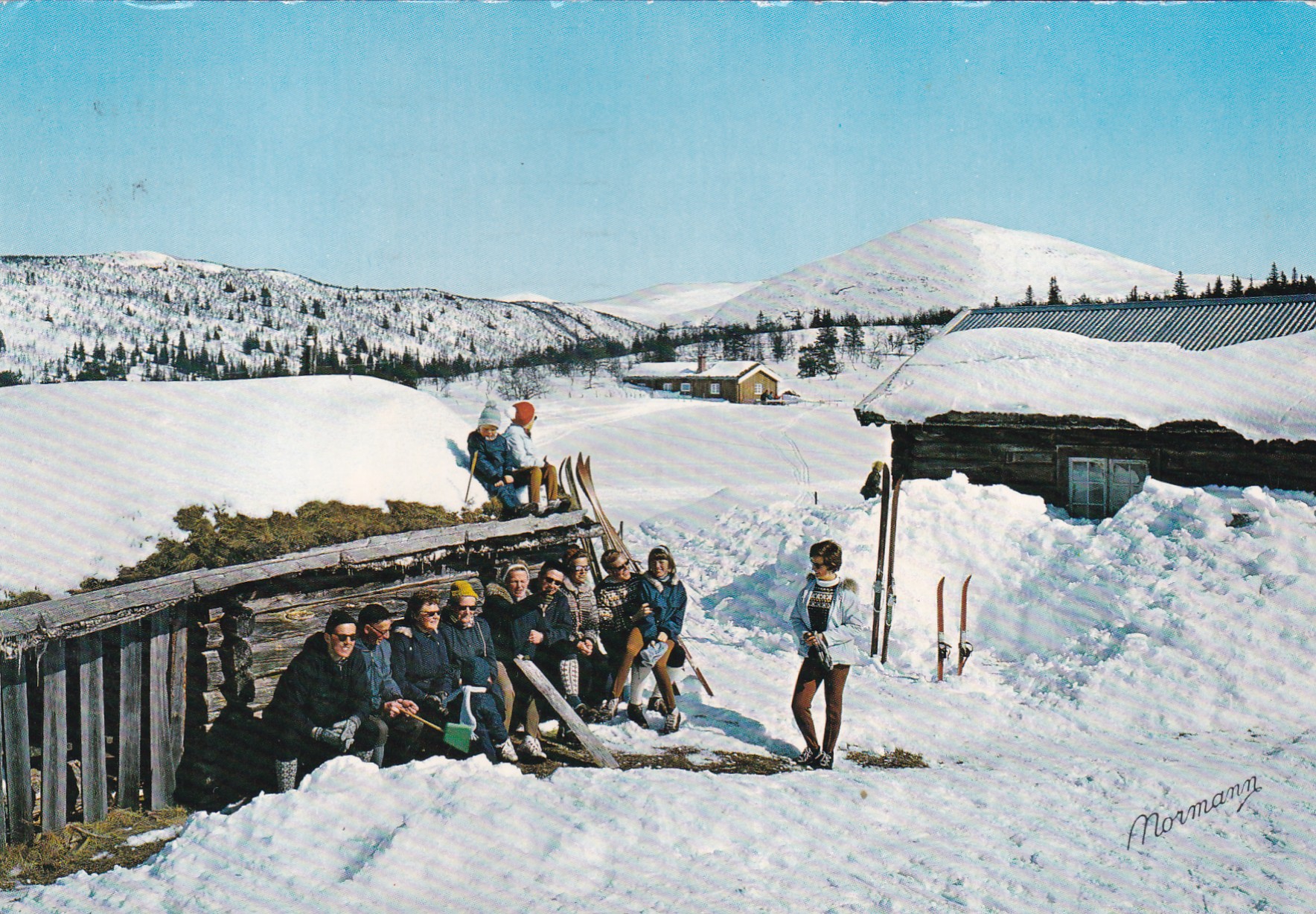 Parti fra Tynset. Folk soler seg ( Normann F-26-13)