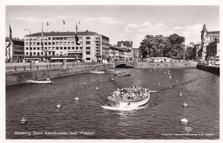 Sverige. Göteborg. Stora hamnkanalen med "Paddan"Sverige. Göteborg. Stora hamnkanalen med "Paddan"