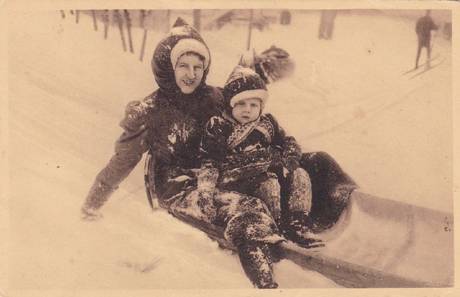 Vinter. Kjelketur. Stenders Kunstbrevkort nr. 9
