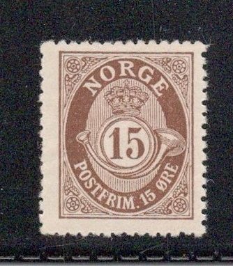 102 b. **. Postfrisk 15 øre. Litt ujevn tg. UTROP 1,-