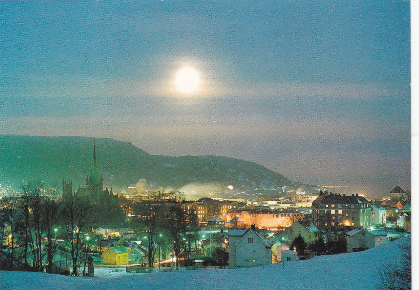 Trondheim. Vinteraften over byen ( Aune F-9795-1)