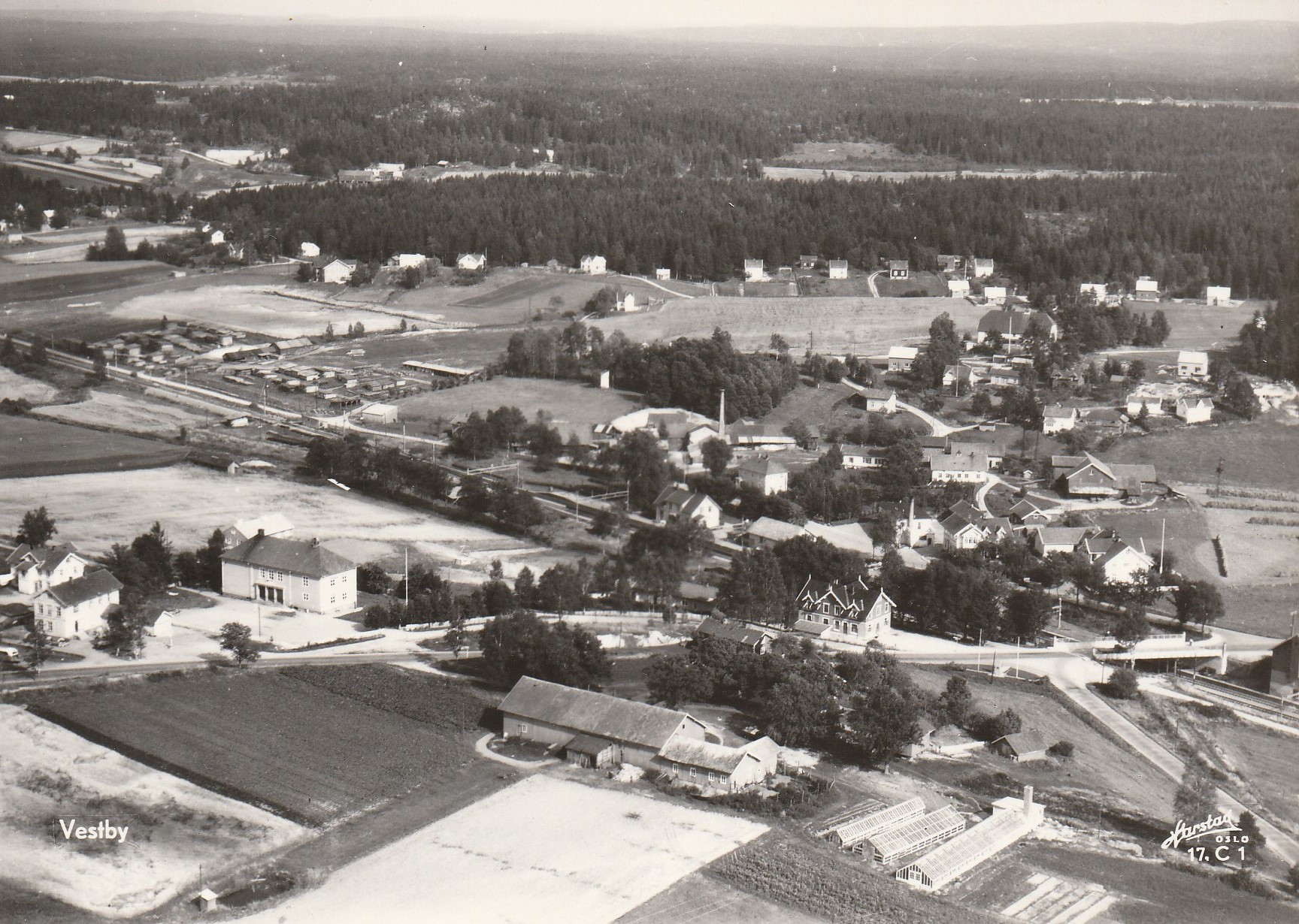 Vestby.  Harstad 17. C 1