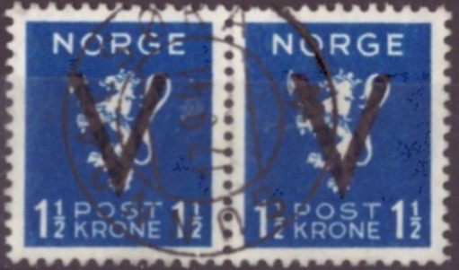 NK 290. (par) PENT FULLSTEMPLA=SUNNDALSØRA 17-9-41=