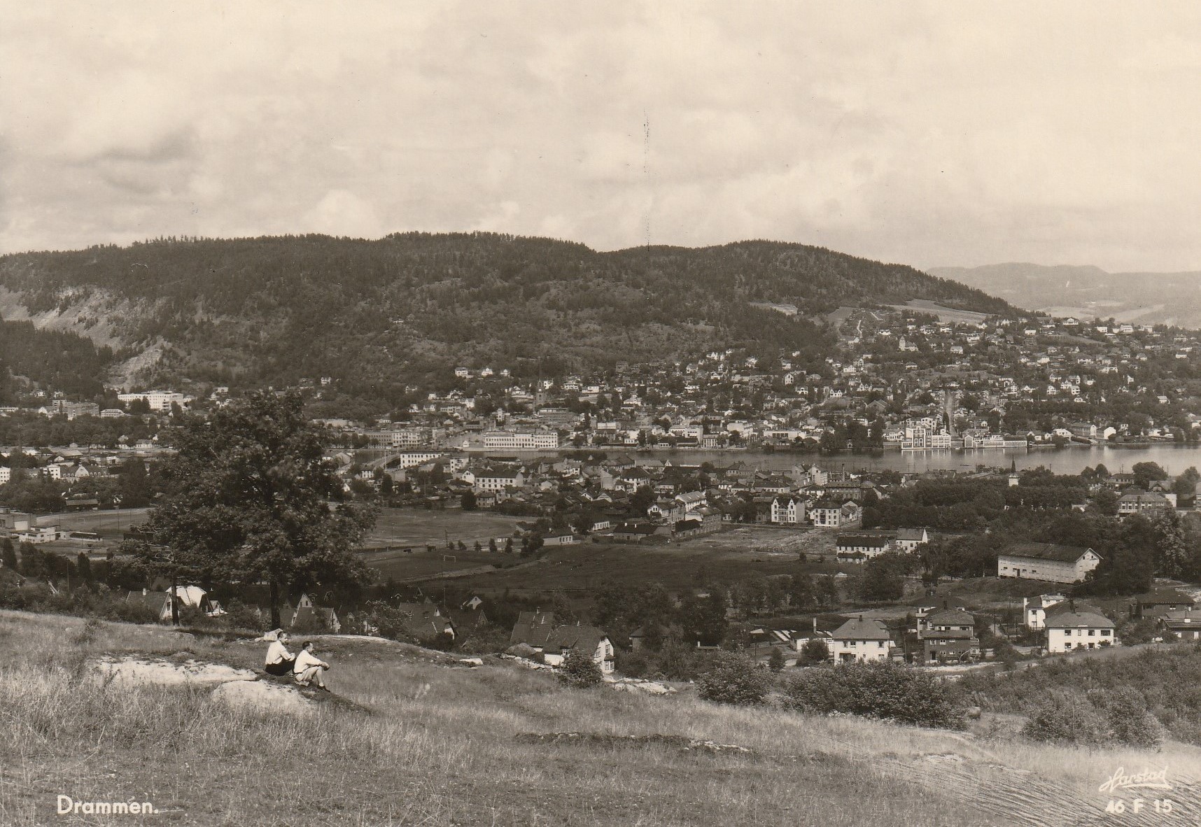Drammen .  Harstad 45 F 15