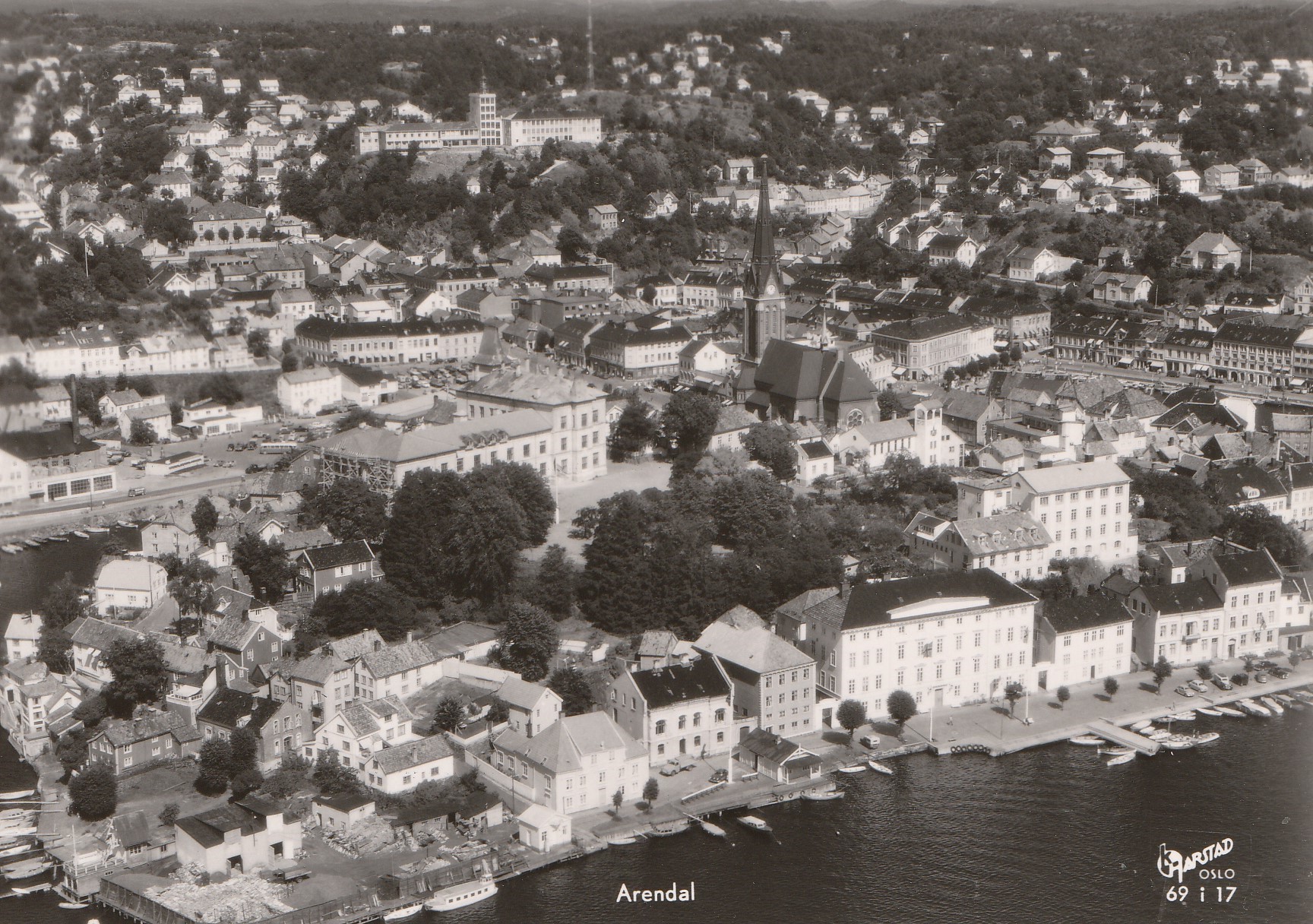 Arendal .   Harstad 69 i 17