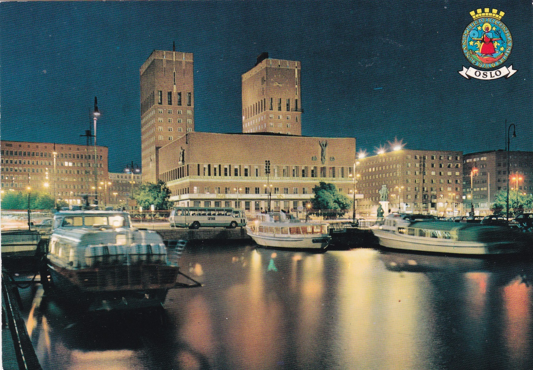 Oslo. Rådhus og havnen ved natt  ( Grako 01/76)