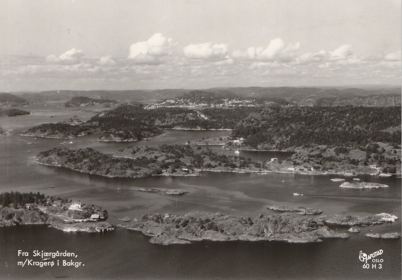Fra Skjærgården , m /Kragerø i Bakgr.   Harstad 60 H 3