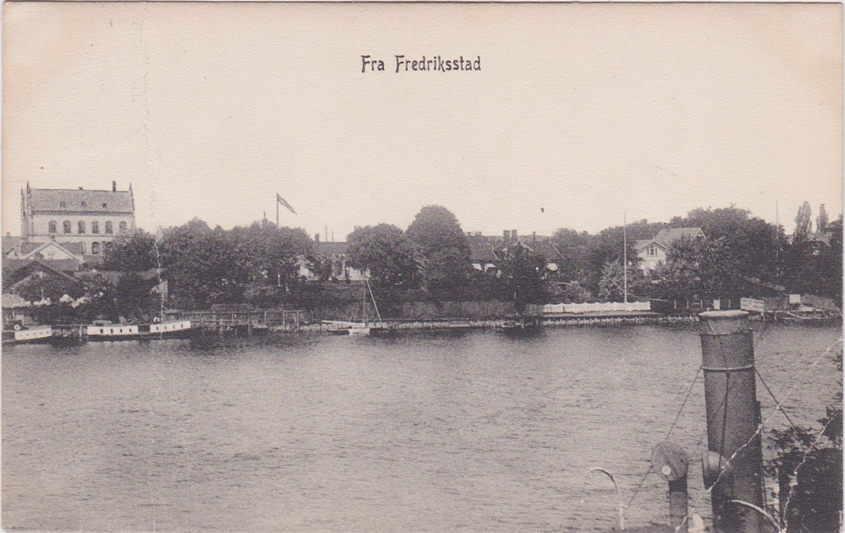 Motiv fra fergestedet Cicignon-siden Fredrikstad Glomma 1913 -Pent kort