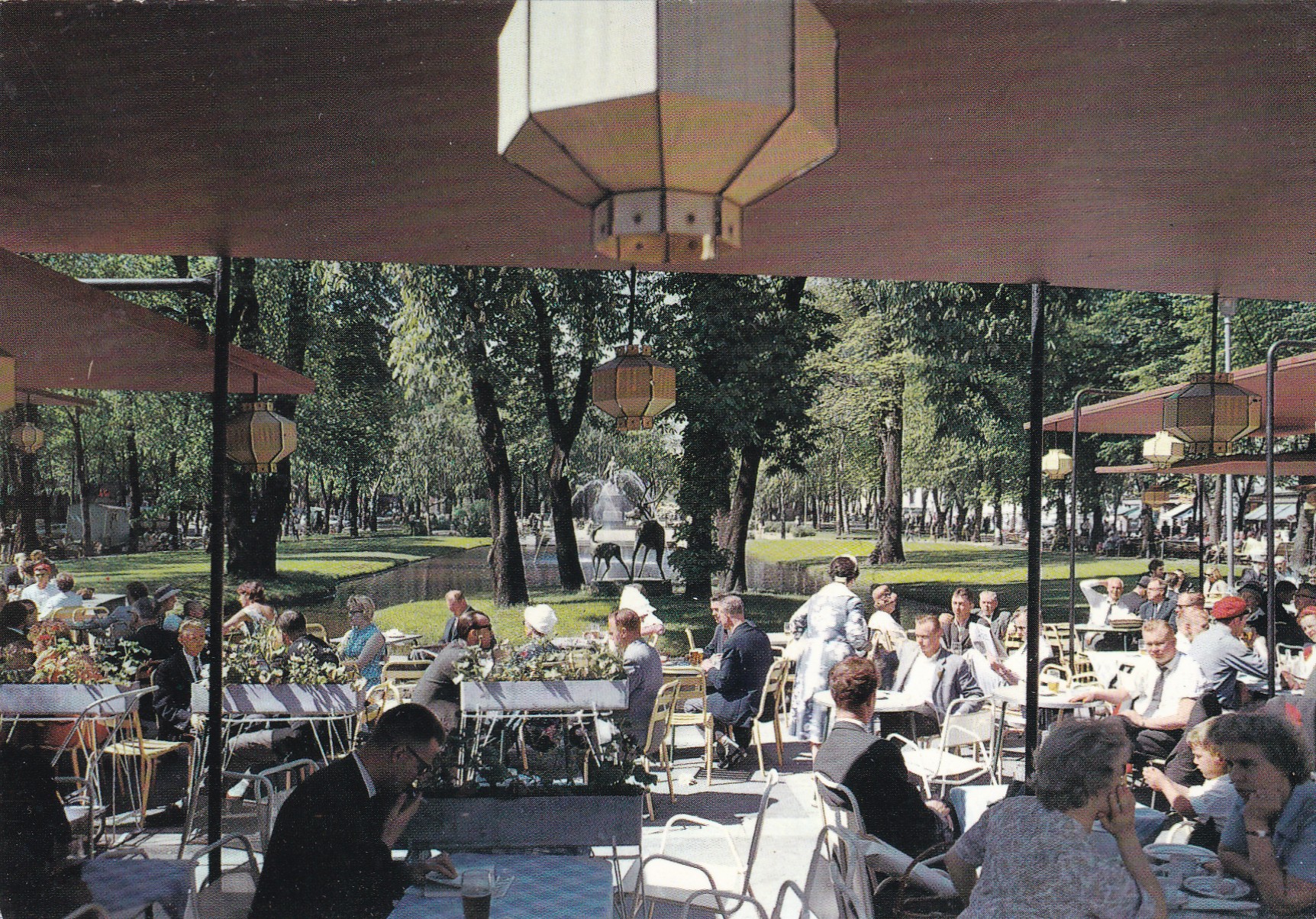 Oslo. Sommerrestaurant i Studenterlunden (Grako 01/15)