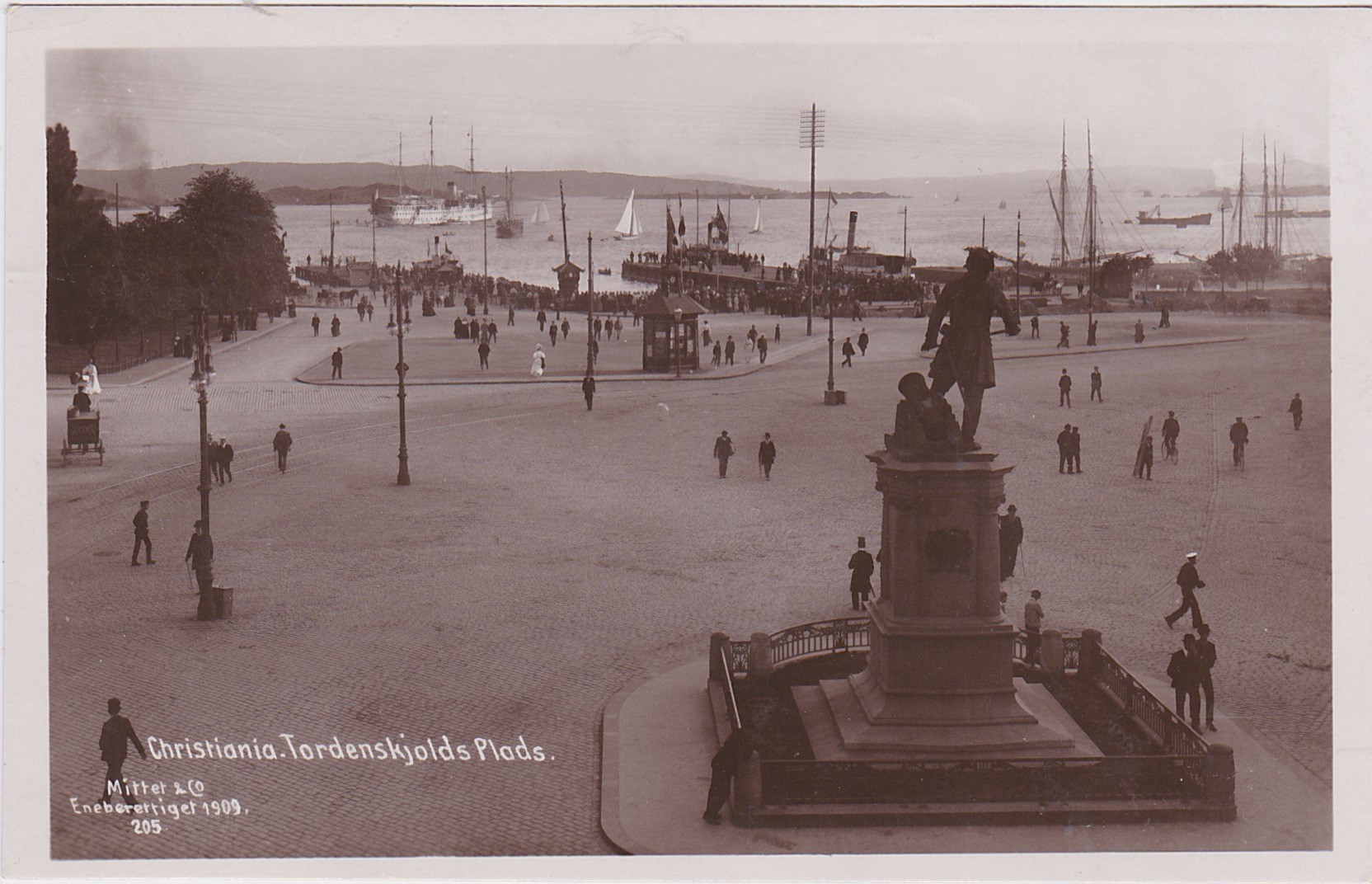 Christiania Tordenskjolds Plass med havnemotiv Pipervika Enerett 1909 Mittet-Postet 1910