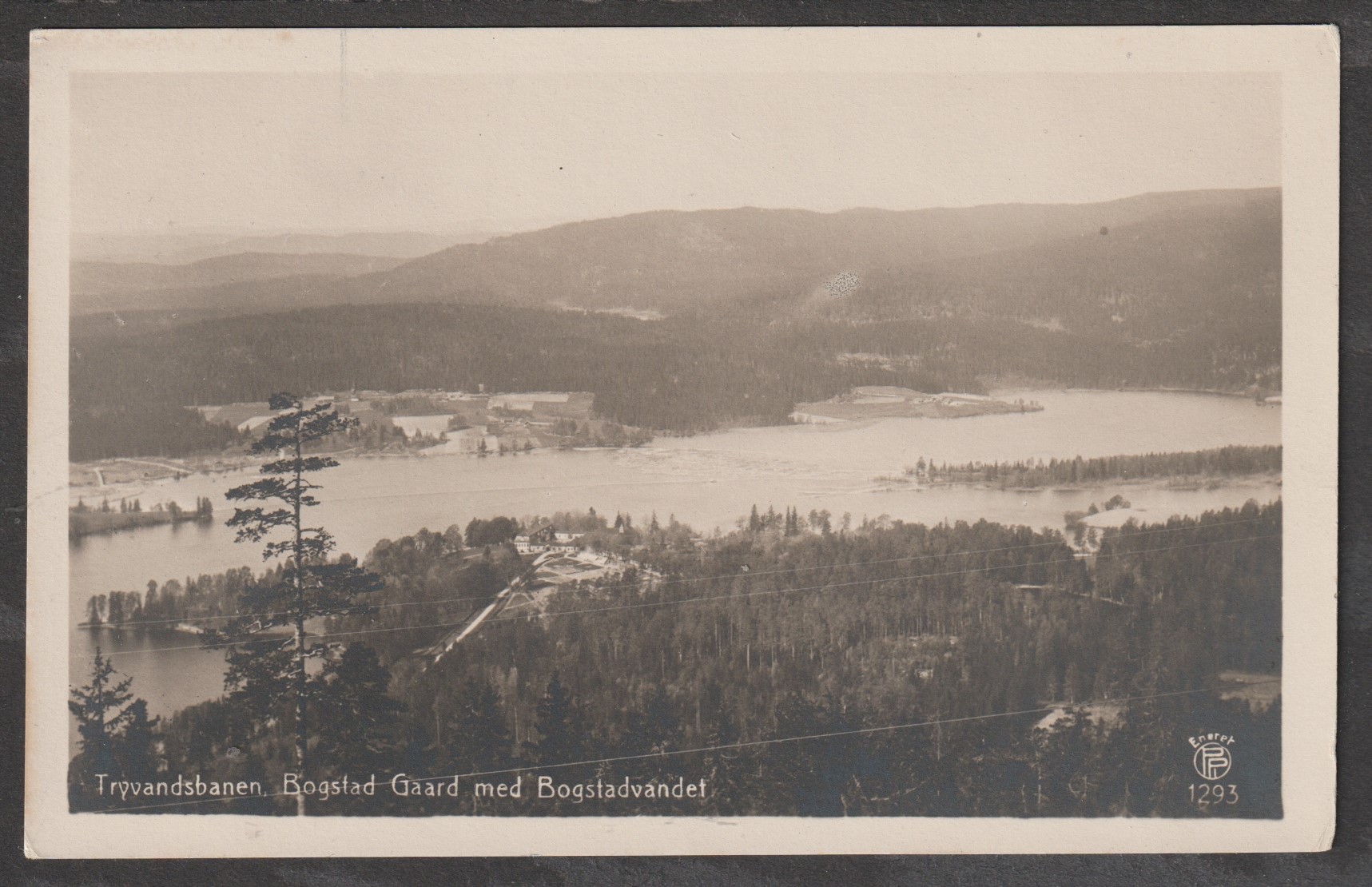 Bogstad Gaard med Bogstadvandet. Oppi 1293