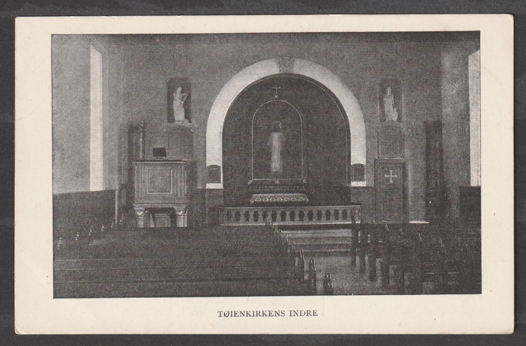 Tøienkirkens indre