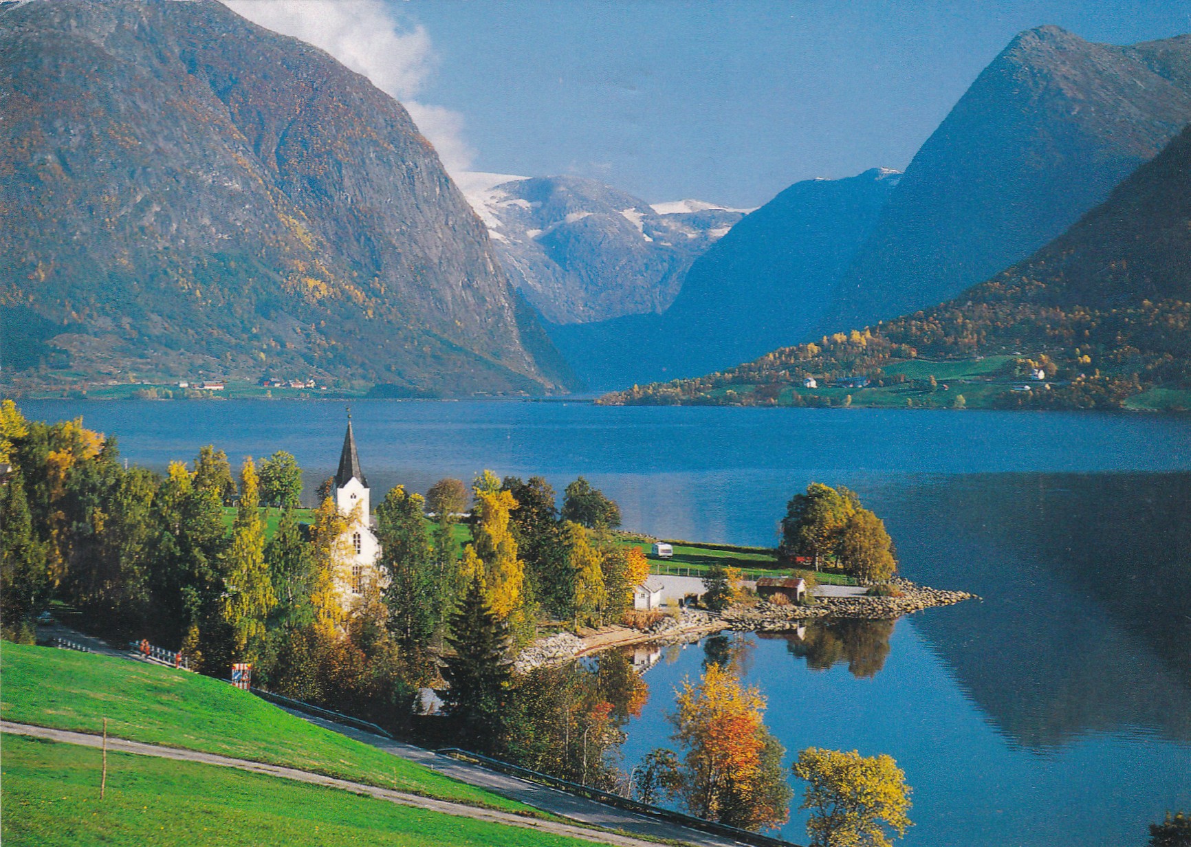 Jølster ved Helgheim Kyrkje ( Aune )