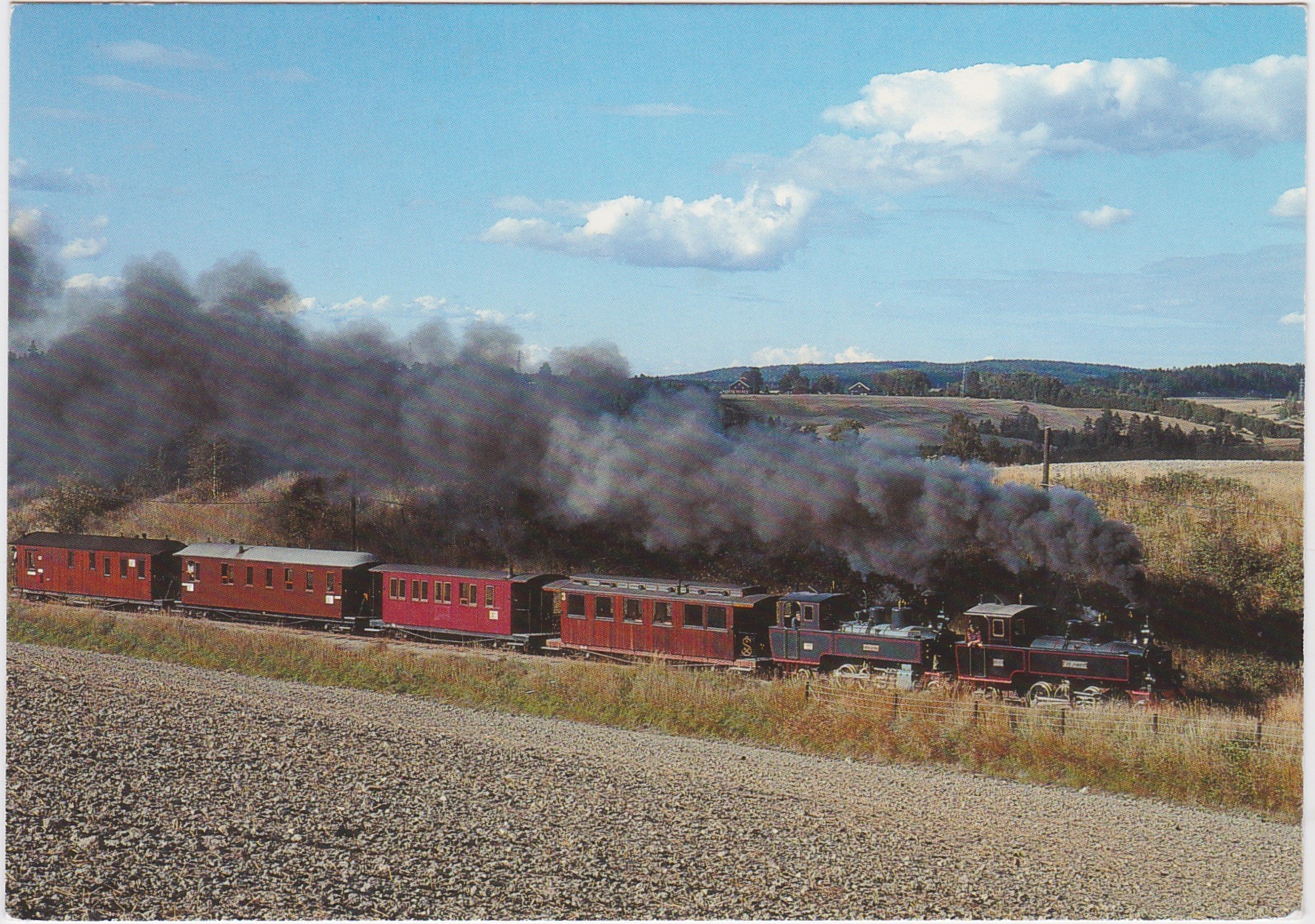 Urskog Hølandbanen-Tertitten ved Sørumsand-Lok nr 4 Setskogen og lok nr 6 Høland med tog august 1989