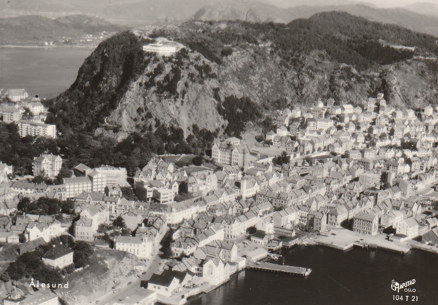 Ålesund .   Harstad 104 T 21