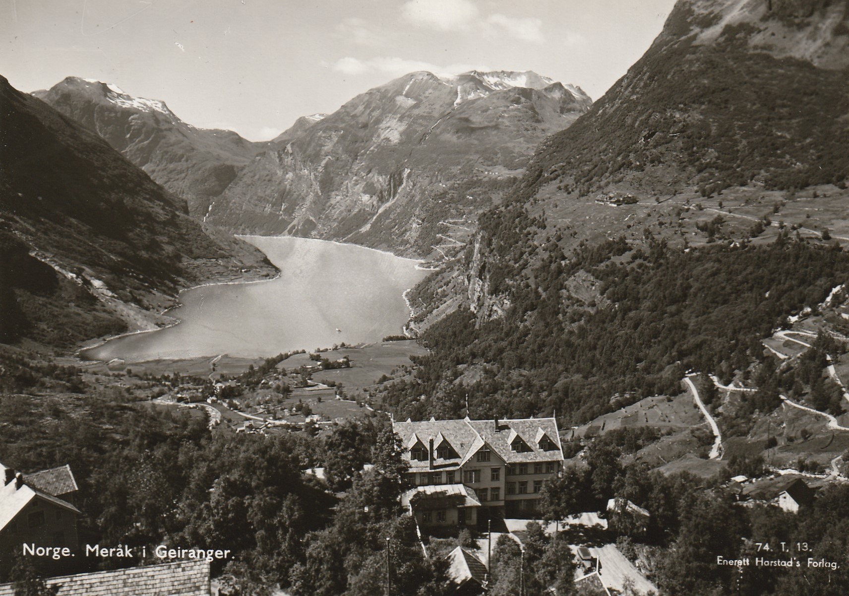 Meråk i Geiranger .   Harstad 74. T. 13.  /Norsk arbeide.
