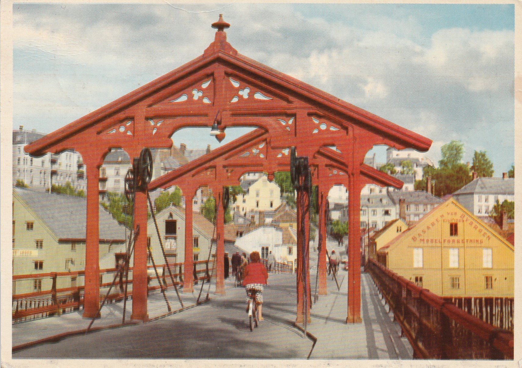 Eldre kort fra Trondheim. Gamle Bybro. Aune F-28-7 Pstg