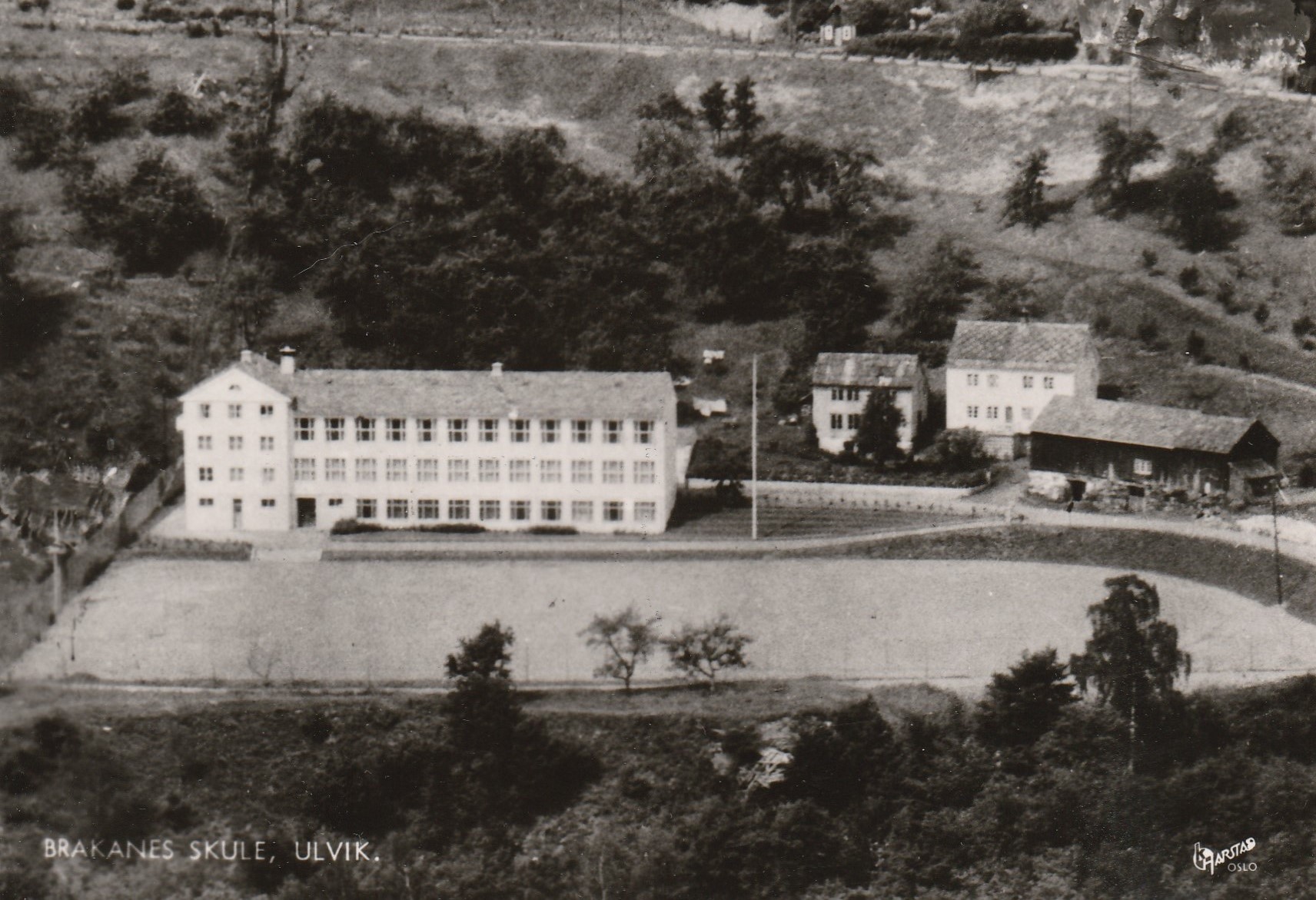 Brakanes skule , Ulvik. Harstad . Unum