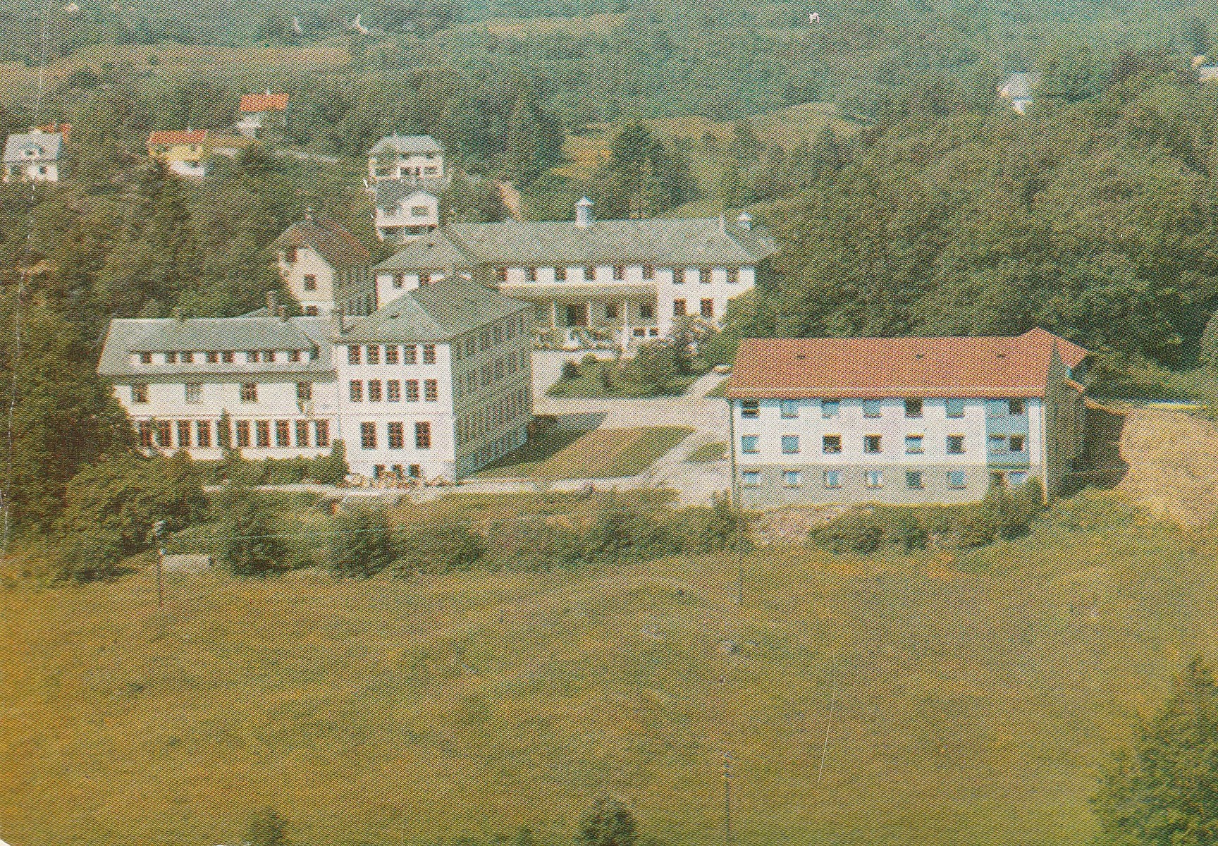 Eldre kort fra Nordhordland Ungdomskule , Frekhaug pr. Bergen. Widerøe N-28202 Pstg