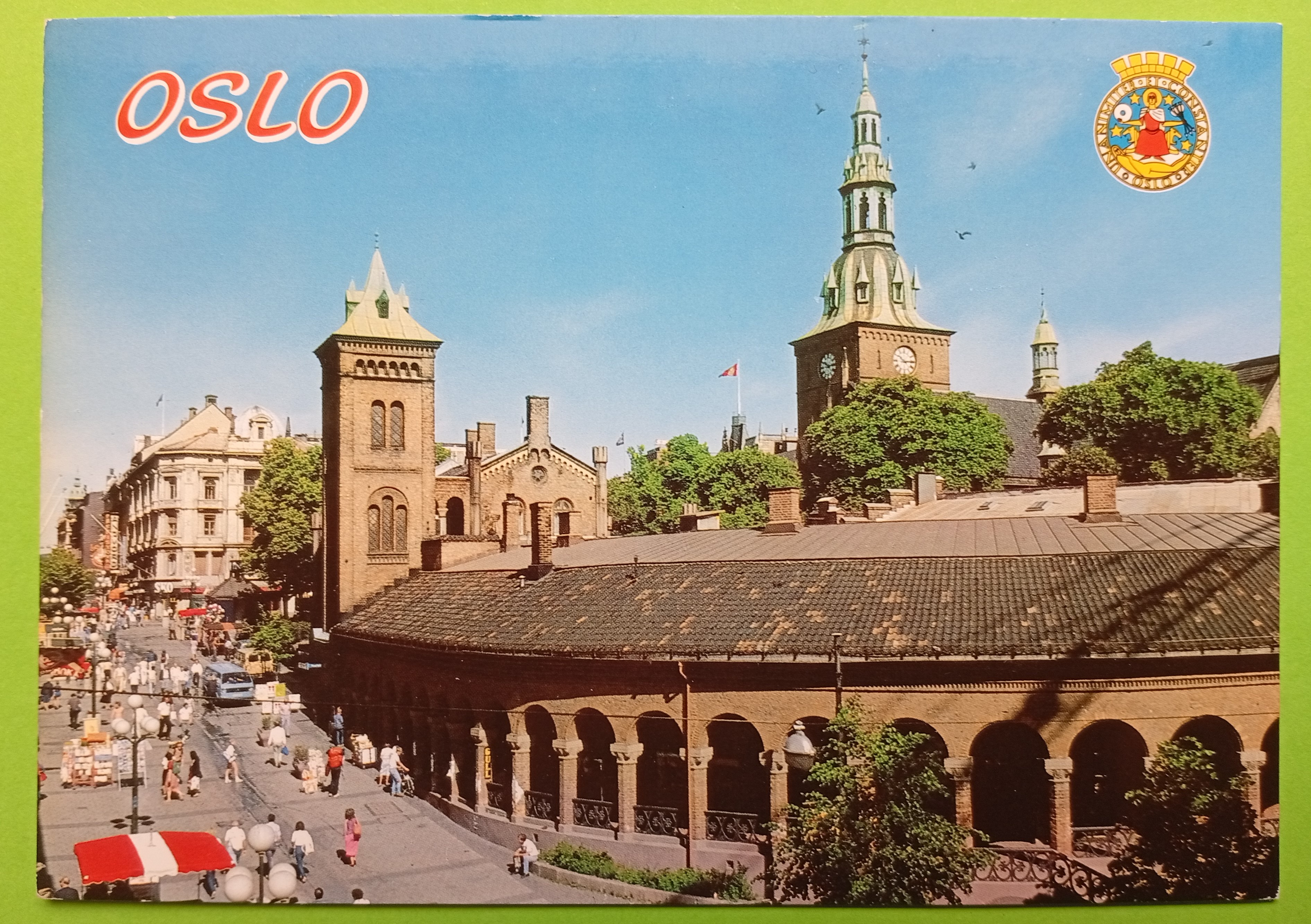 Oslo. Nedre Karl Johan med Basarene