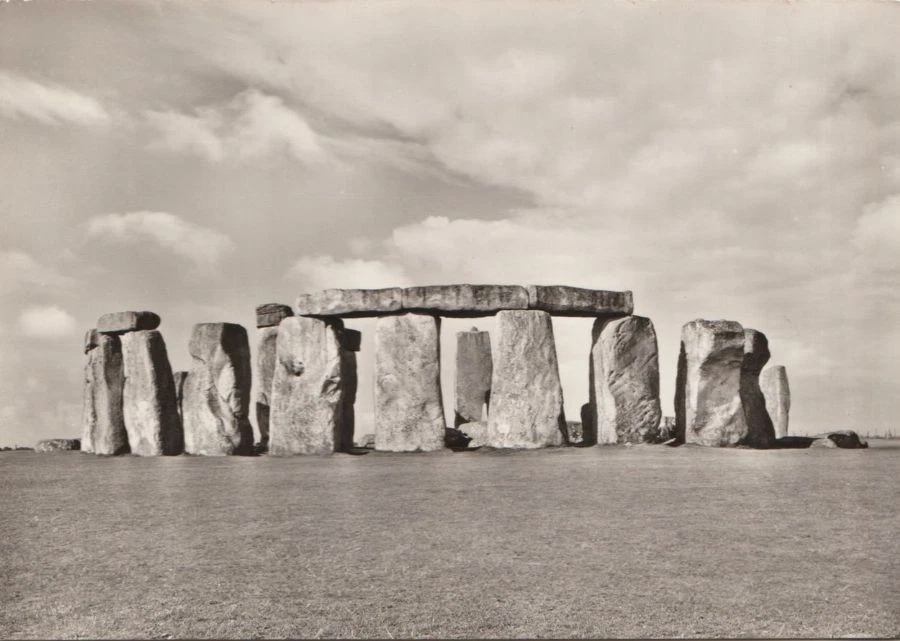 Stonehenge Wiltshire from the North-East - Ministry of Works - UK - Postkort