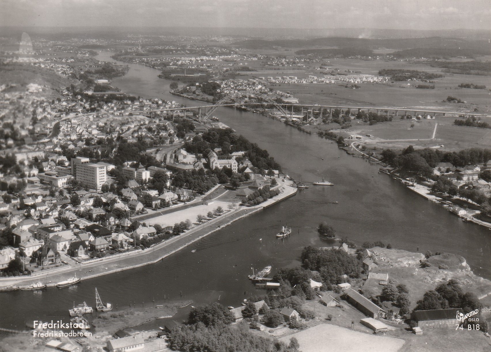 Fredrikstad . Fredrikstadbroen.   Harstad 74 B 18