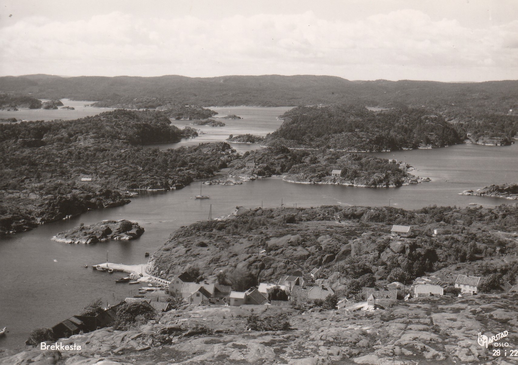 Brekkestø .   Harstad 28 i 22