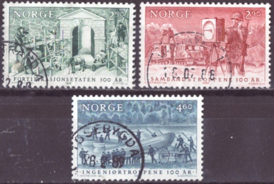 NK 1040-42. PEN RUNDSTEMPLA SERIE.   (12,-)