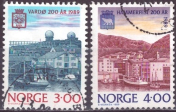 NK 1064-65. PEN RUNDSTEMPLA SERIE. (7,-)