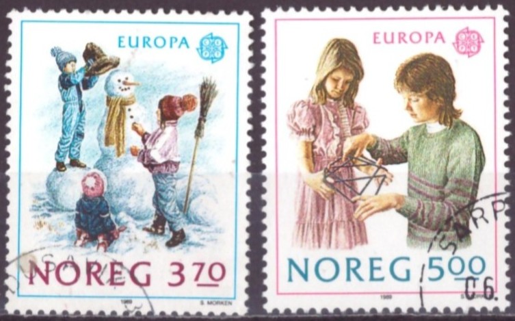 NK 1068-69. PEN RUNDSTEMPLA SERIE. (14,-)