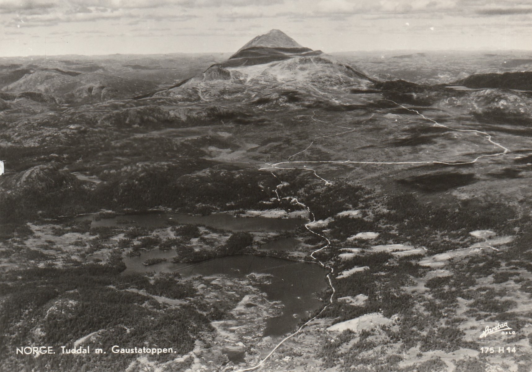 Tuddal m. Gaustatoppen.   Harstad 175 H 14
