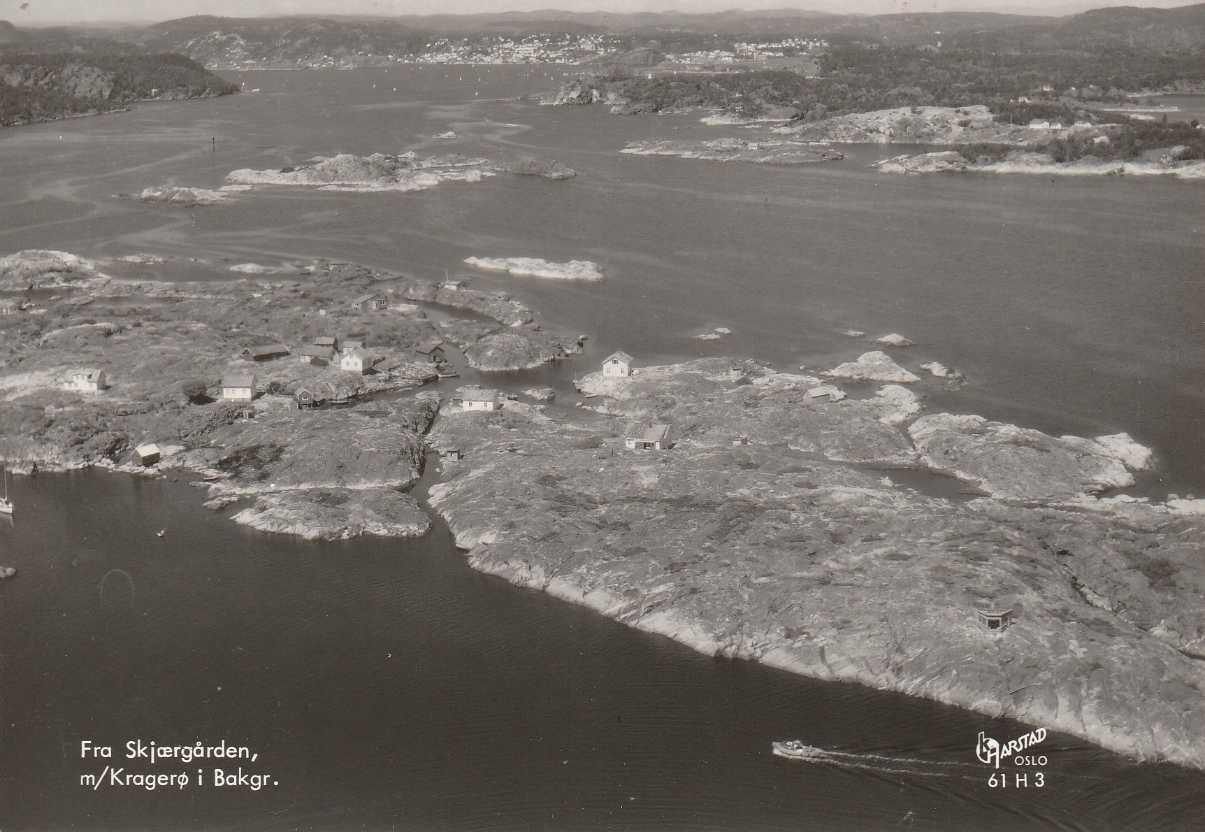 Fra Skjærgården , m /Kragerø i Bakgr.  Harstad 61 H 3