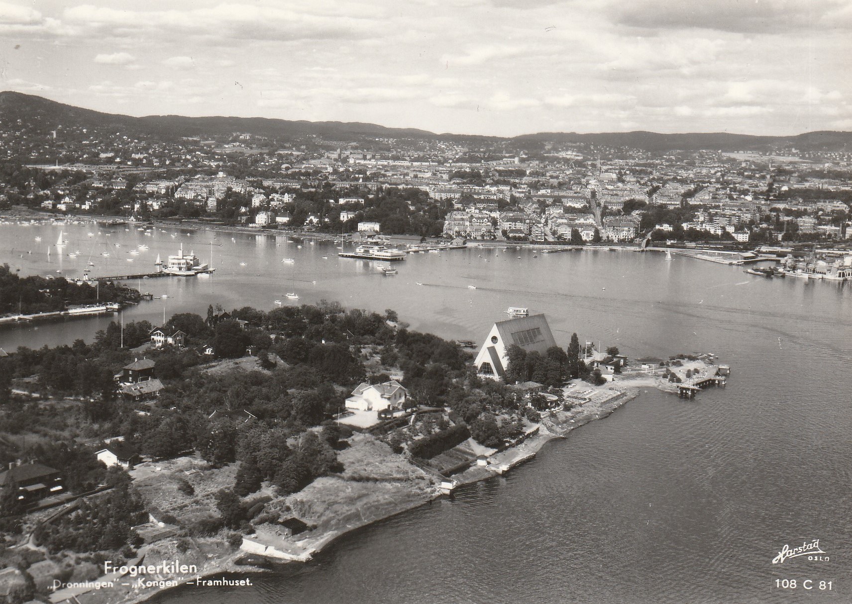 Frognerkilen .  "Dronningen" -" Kongen" - Framhuset.  Harstad 108 C 81