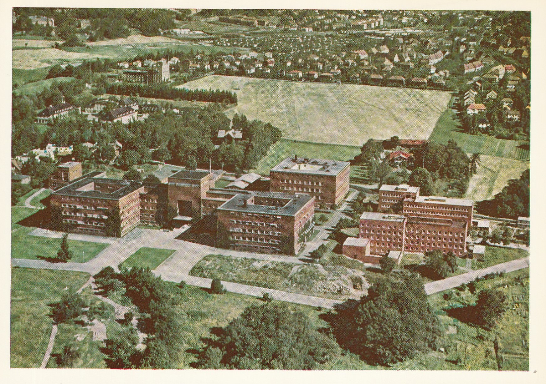 Oslo.  Universitetet, Blindern.  Harstad 27. C. 82.