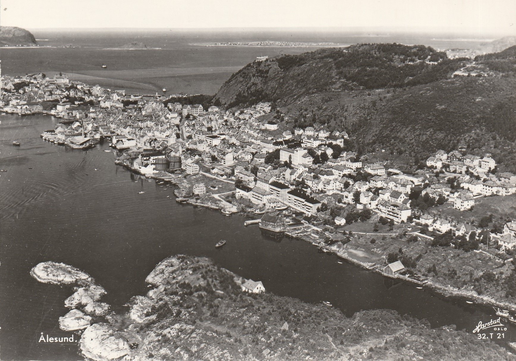 Ålesund . Harstad 32. T 21