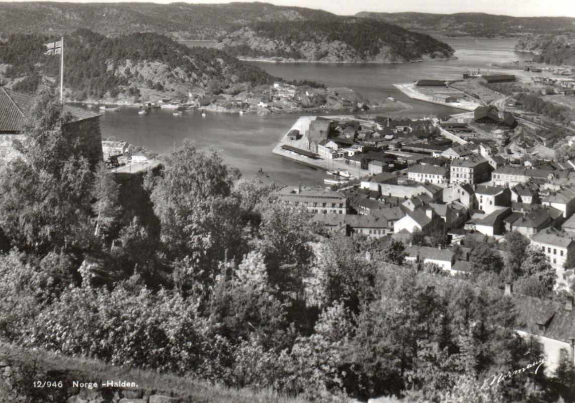 Halden. Oversikt over byen. Pent stmp. Oslo-Kornsjø 1958.