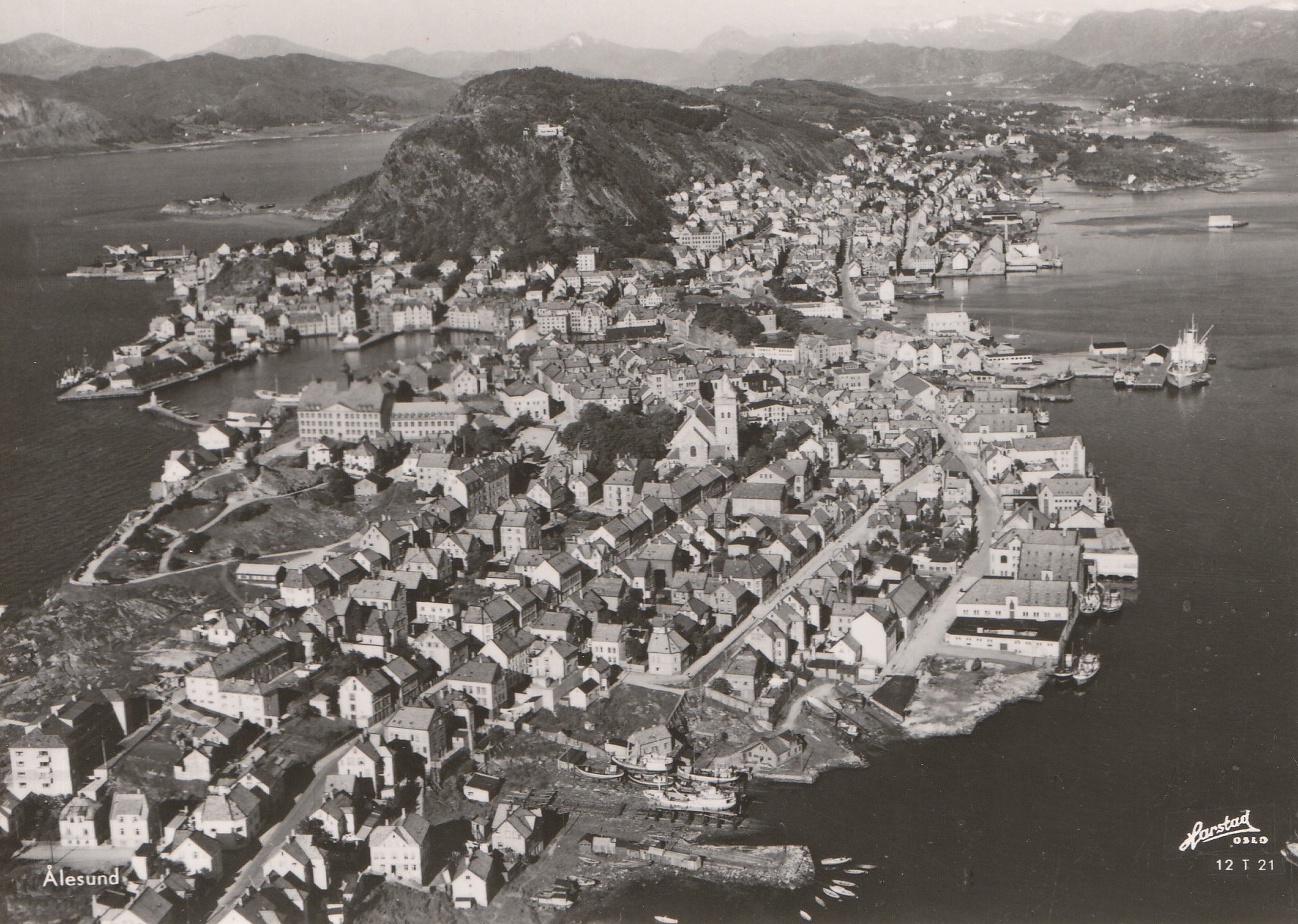 Ålesund. Harstad 12 T 21