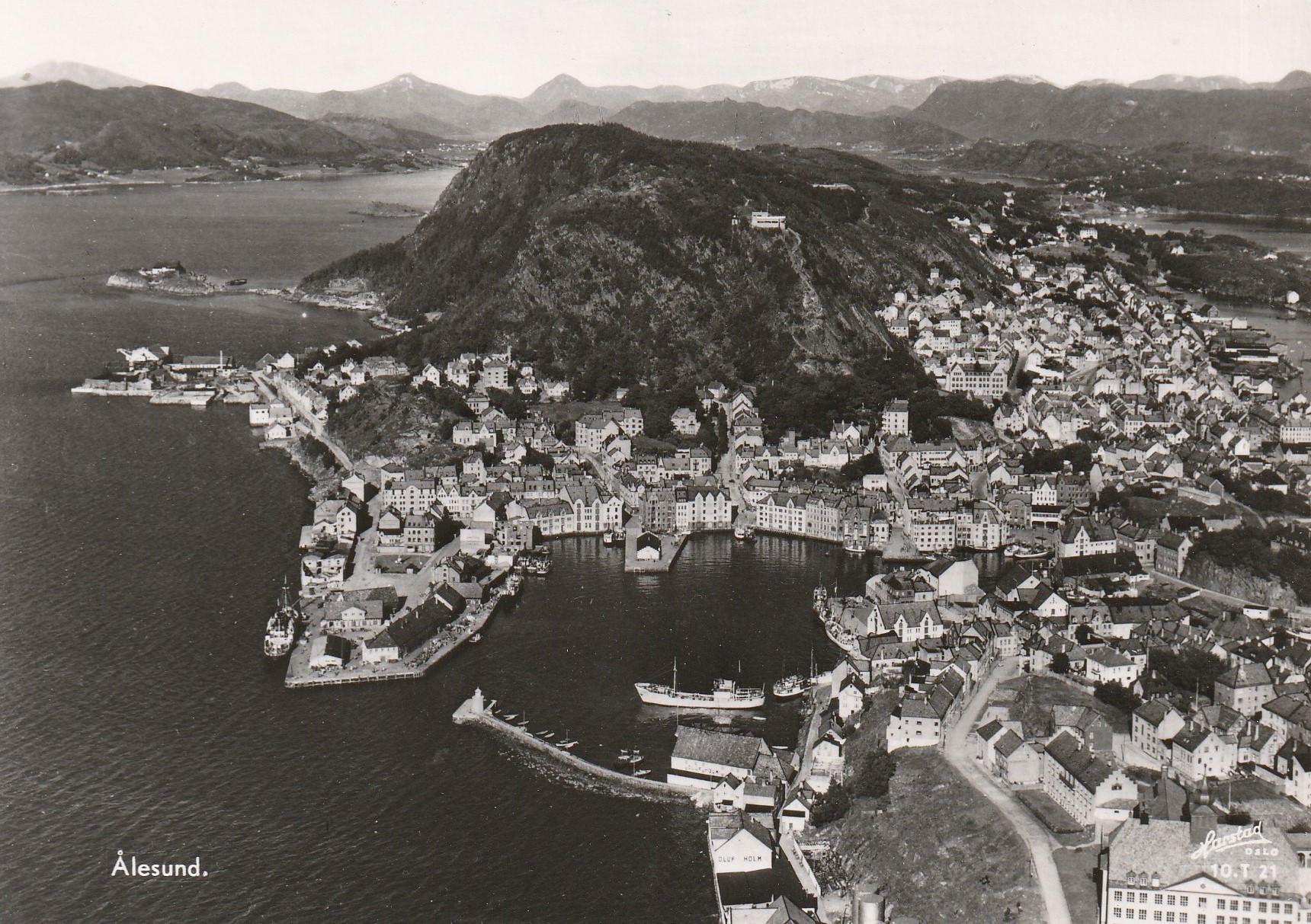 Ålesund. Harstad 10. T 21