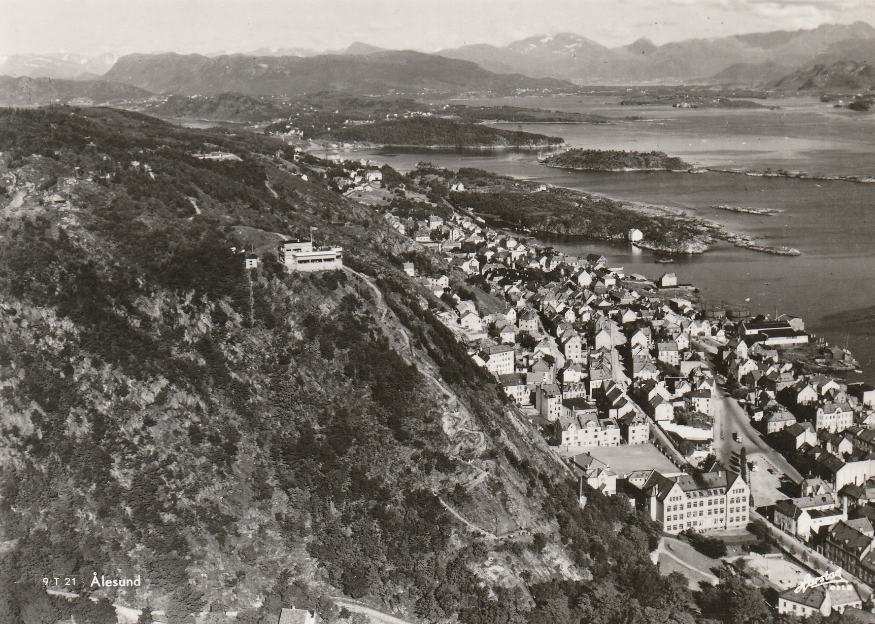 Ålesund. Harstad 9 T 21