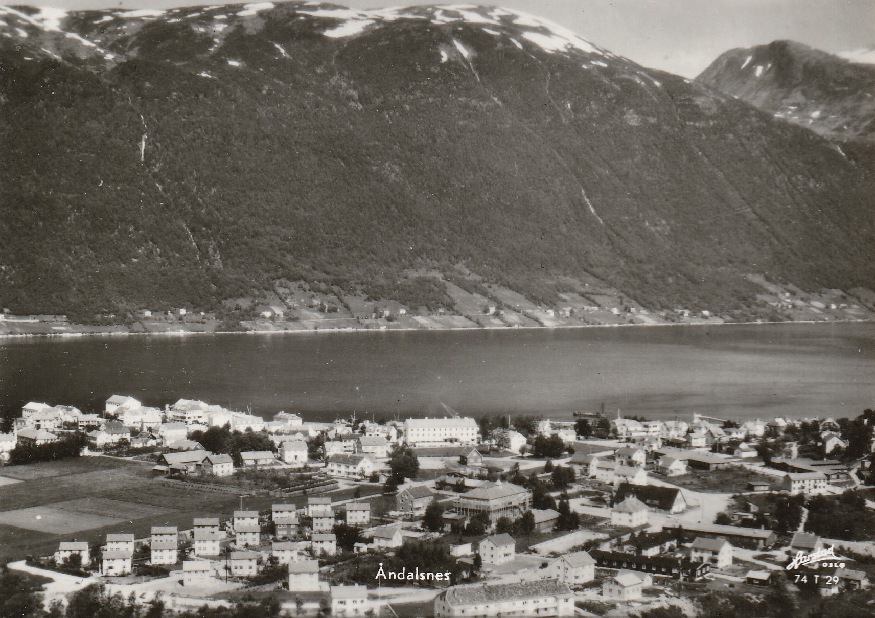 Åndalsnes . Harstad 74 T 29