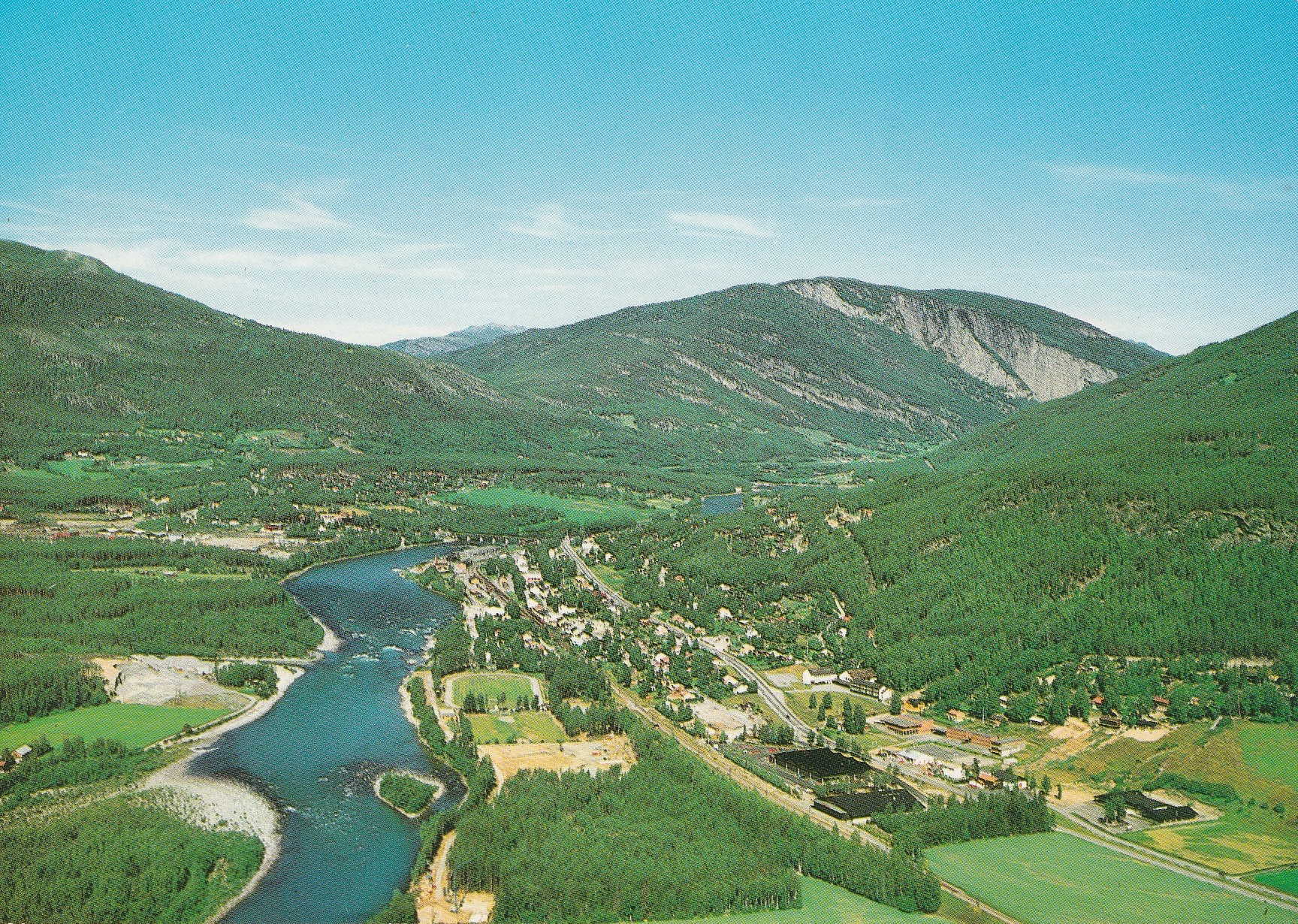 Vinstra, Gudbrandsdalen.  Normann G-8-145