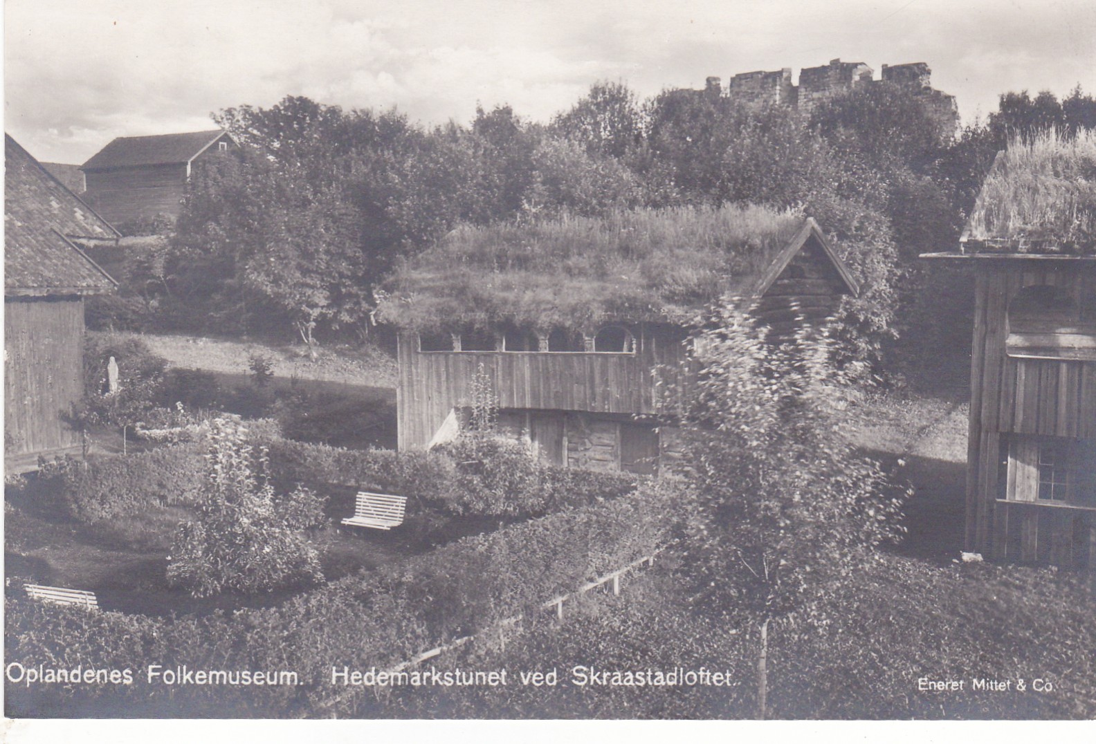 Oplandenes Folkemuseum. Hedemarkstunet ( Mittet & Co)