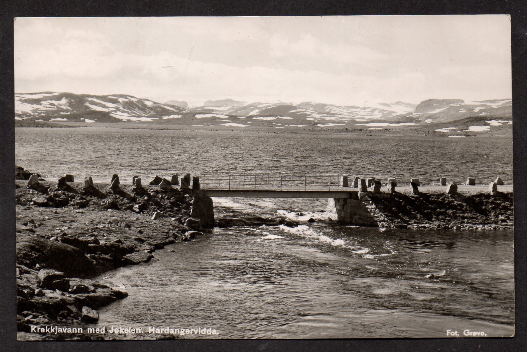Krekkjevann med jøkelen - Foto Grøvo - st Bergensbanen 50?