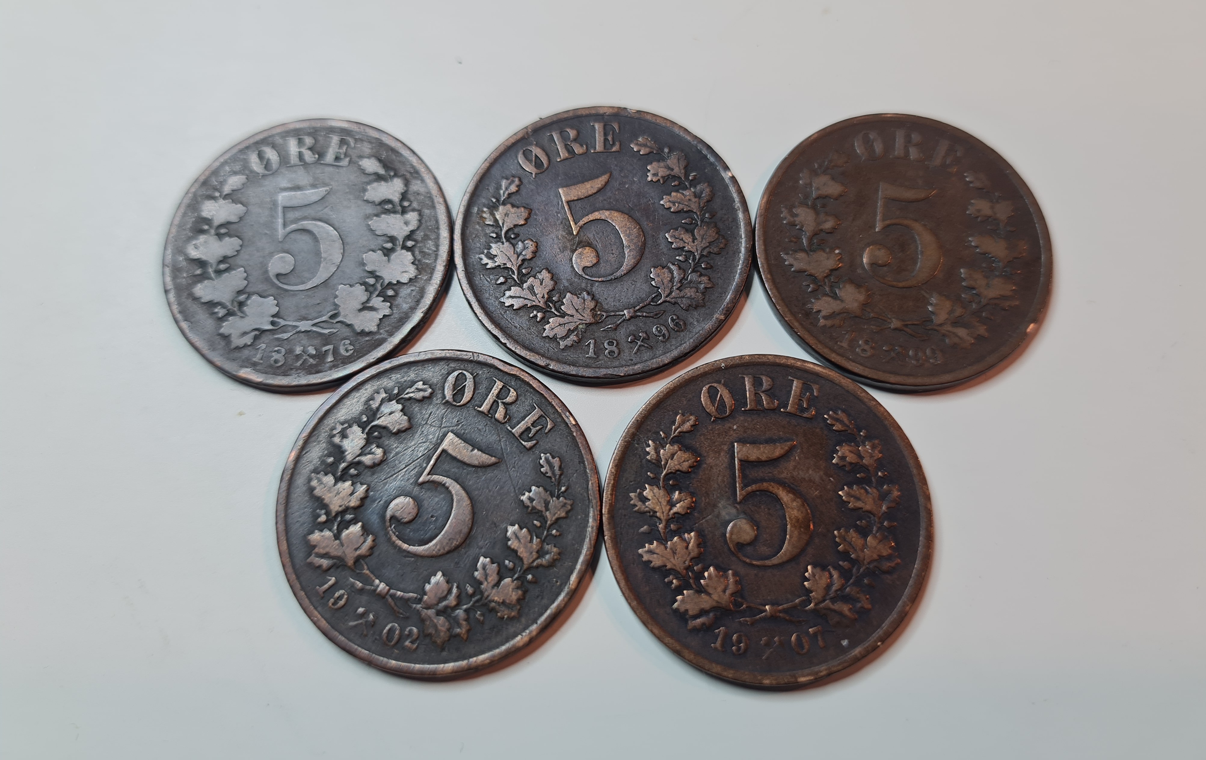 5 øre Oscar ll  5 forskjellige