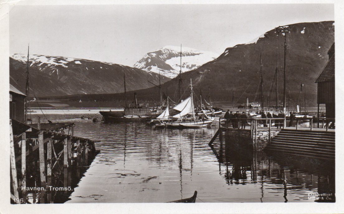 Tromsø.  Havnen. Stmp.-10.   Porto 25,-kr uansett antall kort.