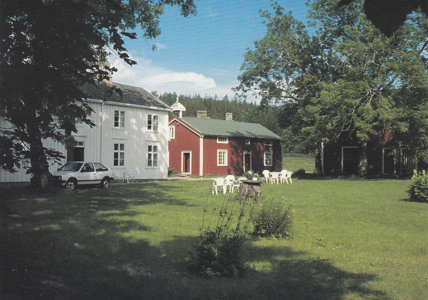 Belsvågtunet, Belsvåg gård, Sandnessjøen. Syv Søstre forlag.
