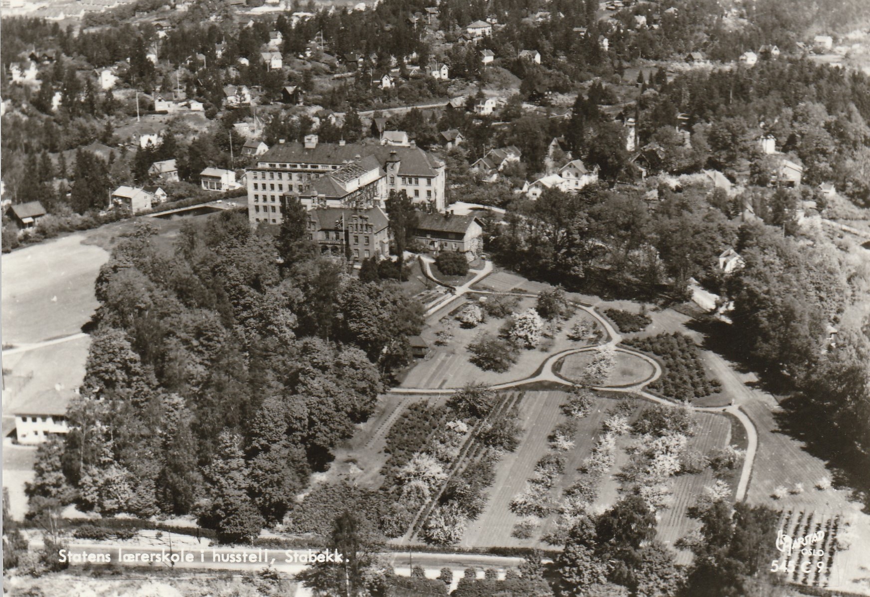 Statens lærerskole i husstell, Stabekk .  Harstad 545 C 9