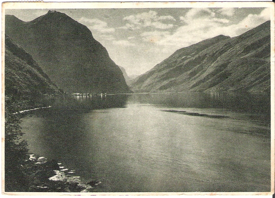 Sunndalsøyri 1949. Mittet 97