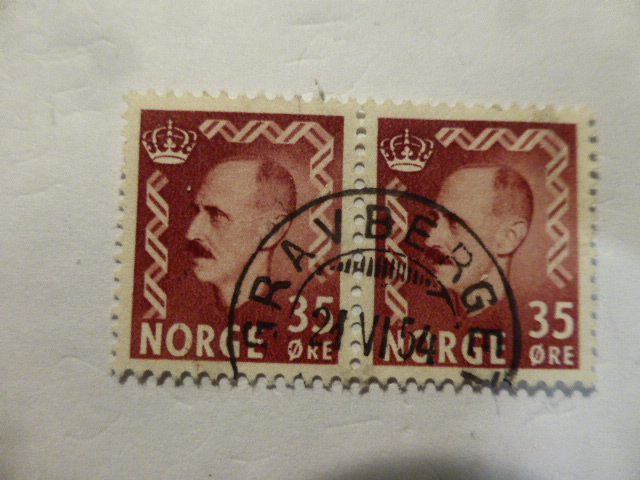 HK 397 KONG HAAKON VII ØREMERKER. Par