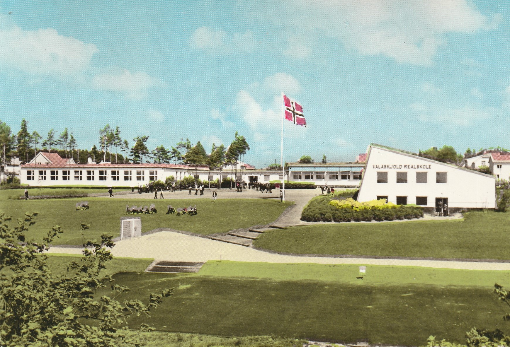 Valaskjold Realskole , Tune . Budøy . Unum